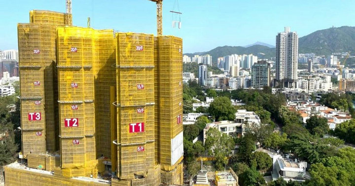 1 26 - 香港豪宅:何文田St. George's Mansions连天台特色户2.6亿沽